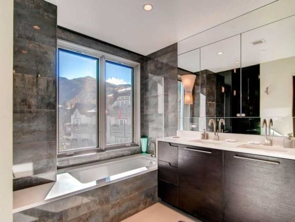 Three Bedrooms Three Bathroom Condo in the Heart of Vail Village
